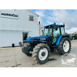 Traktorius "New Holland 8240", 120 AG